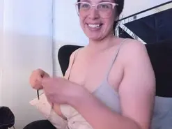 Amateur Private Sex Chat of Lucy_Glow