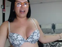 Amateur Free Live Porn of latinaflower_ts