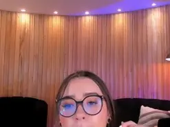 Amateur Live Sex Cam of SarahRhodes