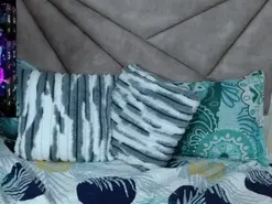 Amateur Free Porn Cam of melani_alvares