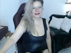 Amateur Nude Webcam of LayahNoir