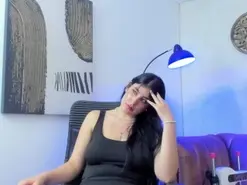 Amateur Adult Webcams of yiyi-saenz
