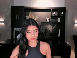 Amateur Adult Webcam of MiaLaurence