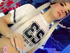 Amateur Live Sex Cam of moon_sweet-
