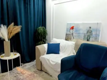 Bongacams Watch Live Sex Cams of HoneyGlow