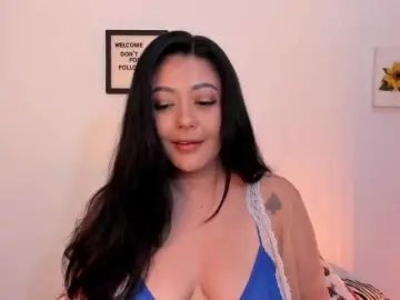 Bongacams Free Porn Cam of Lauratoro