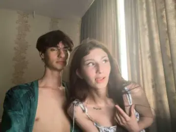 Bongacams Live Sex Cam of Skynlayer