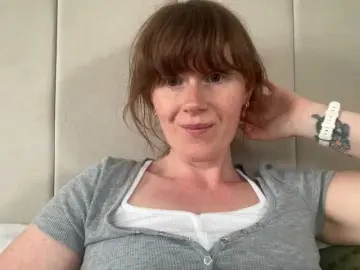 Bongacams Free Live Porn of REDHEADROSIE