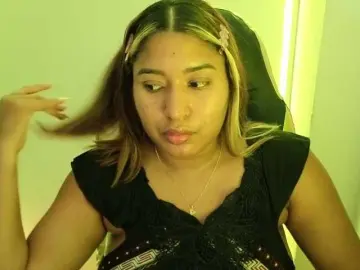 Bongacams Watch Live Sex Cams of cardi-09