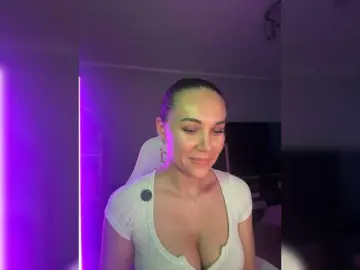 Bongacams Private Sex Chat of QWEENII