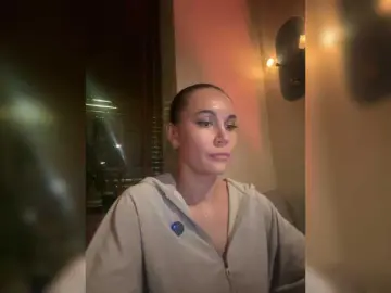 Bongacams Adult Webcam of QWEENII