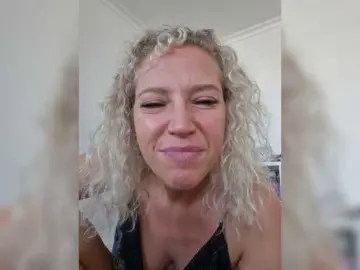 Bongacams Best live sex cam show of MoonKitten