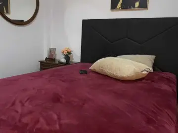 Bongacams Watch Live Sex Cams of AdelleSweet