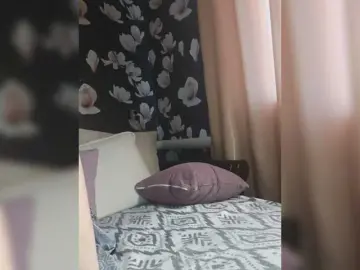 Bongacams Live Sex Cam of Pink-Lips