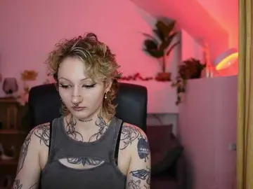Bongacams Live Sex Cam of tattooedblondee18