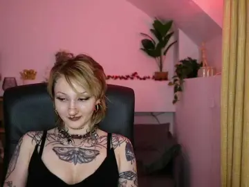 Bongacams Private Sex Chat of tattooedblondee18