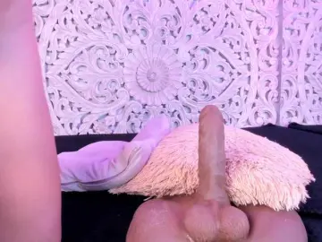 Bongacams Watch Live Sex Cams of antonnella-lopez