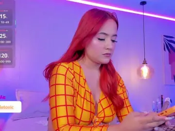 Bongacams Watch Live Sex Cams of LittleToxic