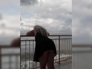 Bongacams Private Sex Chat of mery8poppins