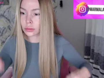 Bongacams Live Sex Cam of Foxymoxy19