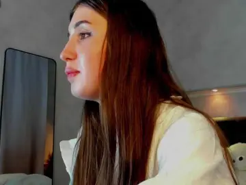 Bongacams Nude Webcam of Emily-Lews