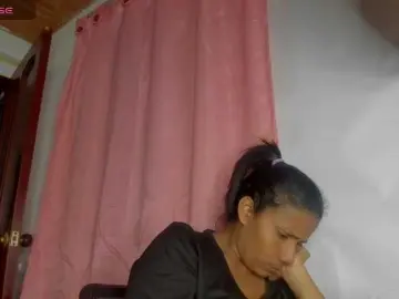 Bongacams Watch Live Sex Cams of nentia-horny