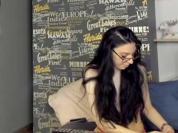 Bongacams Watch Live Sex Cams of RavenBliss