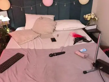 Bongacams Free Porn Cam of PeneloppaStar