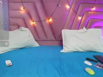 Bongacams Live Sex Cam of horny18girl