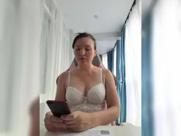Bongacams Best live sex cam show of DIVORA