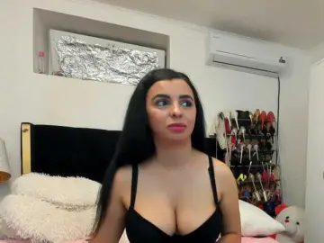Bongacams Free Live Porn of JuliaHayes90