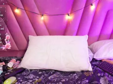 Bongacams Free Porn Cam of naughtyyindiann