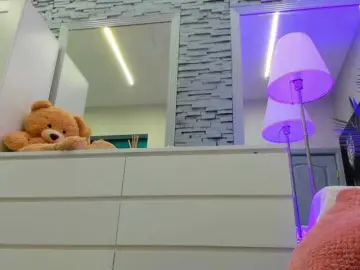 Bongacams Watch Live Sex Cams of Reina-Cummings