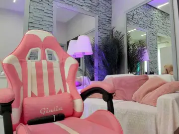 Bongacams Watch Live Sex Cams of Reina-Cummings
