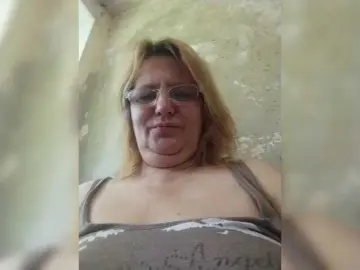 Bongacams Watch Live Sex Cams of ForestLadyXL
