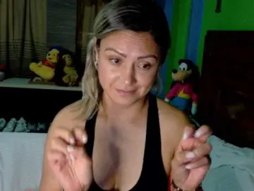 Bongacams Sex Cam of Charlizetheron1