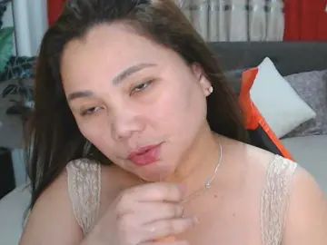 Bongacams Adult Webcam of AsianHotMama143