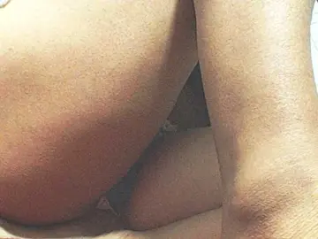 Bongacams Sex Cam of HOTTTSKIN