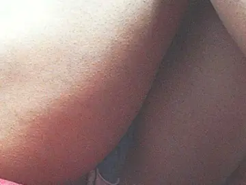 Bongacams Live Sex Cam of HOTTTSKIN