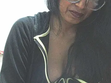 Bongacams Adult Webcams of HOTTTSKIN