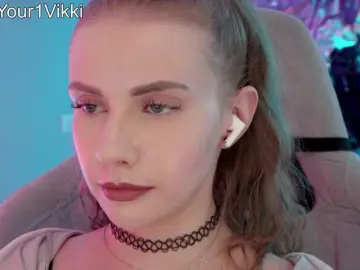 Bongacams Adult Video Chat of -VikkiL0vesCheese-
