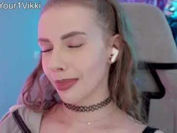 Bongacams Watch Live Sex Cams of -VikkiL0vesCheese-