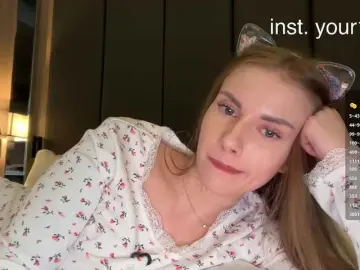 Bongacams Free Live Porn of -VikkiL0vesCheese-