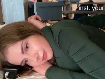 Bongacams Live Porn of -VikkiL0vesCheese-