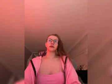 Bongacams Free Porn Cam of -VikkiL0vesCheese-