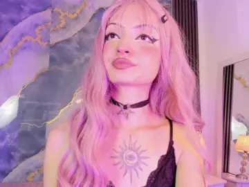 Bongacams Nude Webcam of MaddieStark
