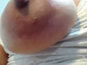 Bongacams Watch Live Sex Cams of ComeFuckMe18