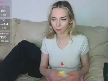 Bongacams Adult Webcam of Almondmilka