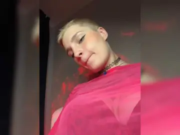 Bongacams Free Live Porn of AbsintheGirl