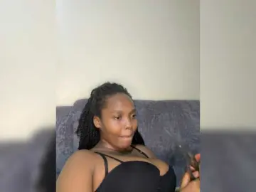 Bongacams Adult Video Chat of Curvy-maxy9
